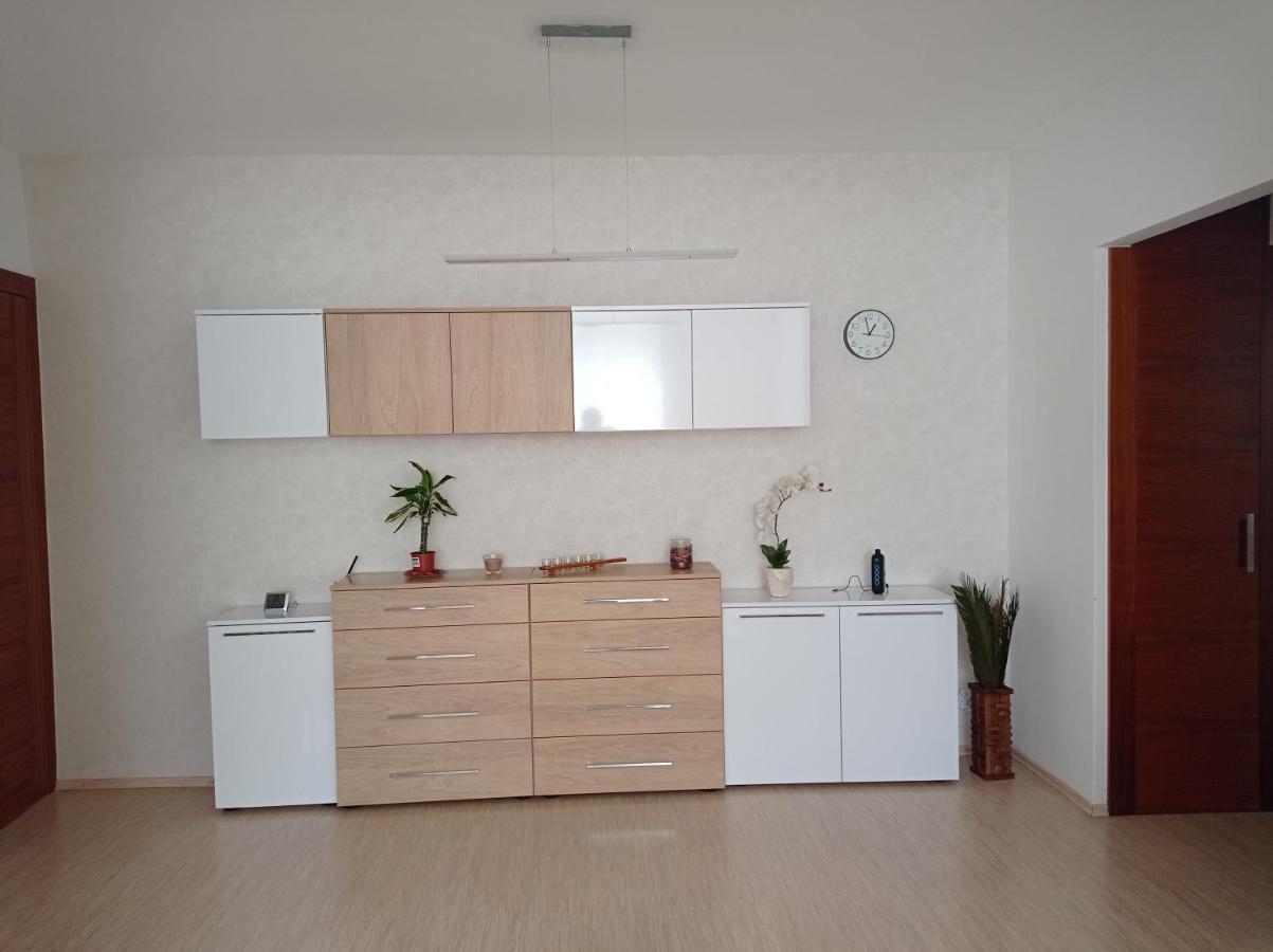Amazing Flat In Old Town With Large Balcony Lägenhet Bratislava Exteriör bild